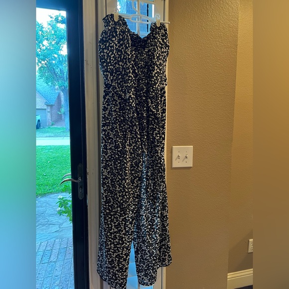 Entro Jumpsuit - Picture 2 of 4